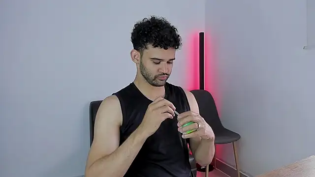 Snapshot of andrewChris_ chatting on September 24, 2025, 7:31 pm andrewChris  online show from September 24, 2025, 7:31 pm