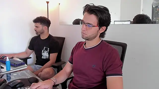 Snapshot of andrewChris_ chatting on September 26, 2025, 4:58 pm andrewChris  online show from September 26, 2025, 4:58 pm