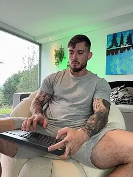 DimitriSullivan  online show from November 19, 2025, 5:46 pm