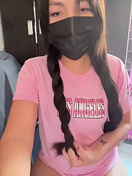 Velyn 18 online show from February 7, 2026, 6:49 pm