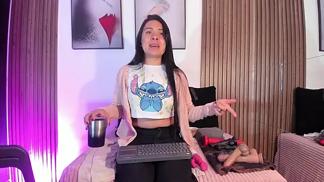 Snapshot of Ella_Rousse chatting on February 13, 2026, 12:49 pm Ella Rousse online show from February 13, 2026, 12:49 pm