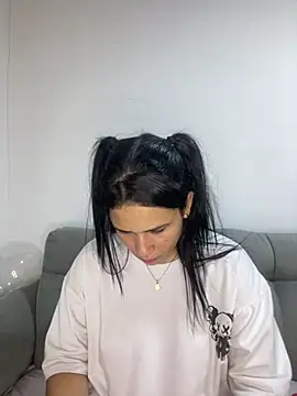 Leyna Kenet online show from December 20, 2024, 5:14 am