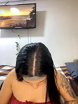 Leyna Kenet online show from September 28, 2025, 5:53 pm