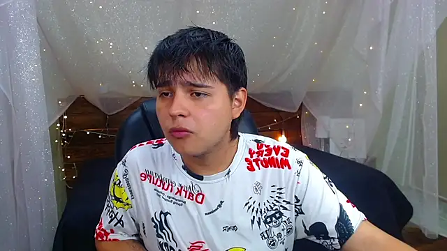 Snapshot of AndrewPherson chatting on February 28, 2025, 12:09 pm AndrewPherson online show from February 28, 2025, 12:09 pm