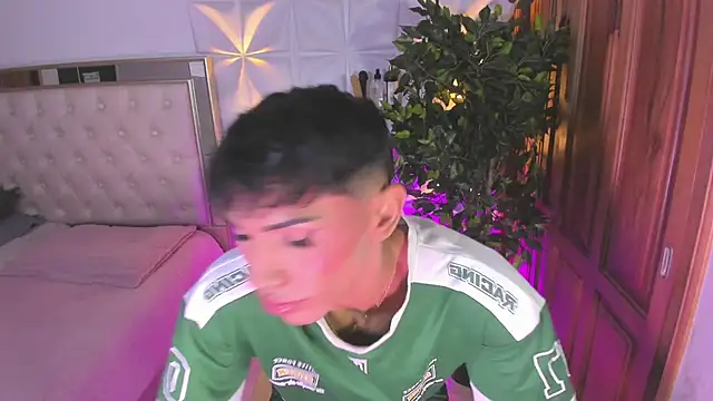 im sebaslopez online show from September 28, 2025, 11:17 am