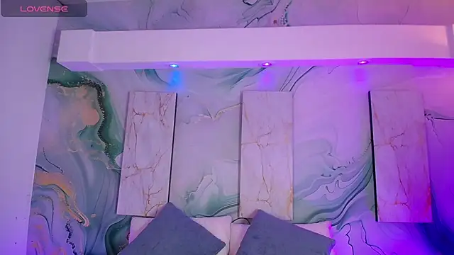 Aniie Doll online show from April 11, 2026, 8:34 pm