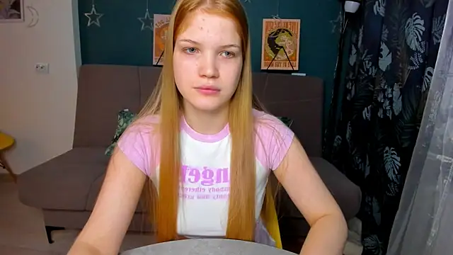 Snapshot of Xloe_Queen chatting on December 11, 2024, 11:51 am Xloe Queen online show from December 11, 2024, 11:51 am