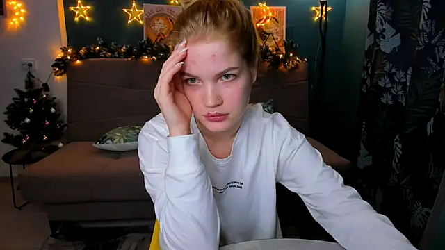 Snapshot of Xloe_Queen chatting on December 26, 2024, 6:33 pm Xloe Queen online show from December 26, 2024, 6:33 pm