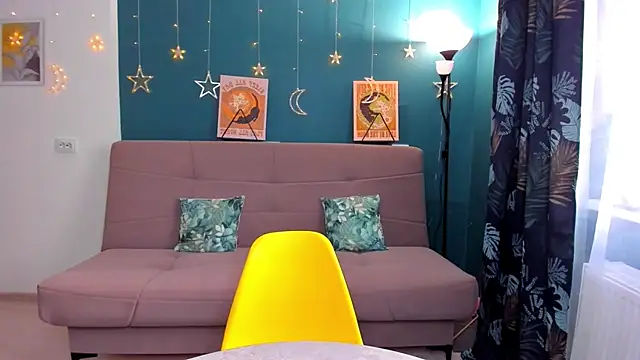 Snapshot of Xloe_Queen chatting on December 25, 2024, 9:56 am Xloe Queen online show from December 25, 2024, 9:56 am