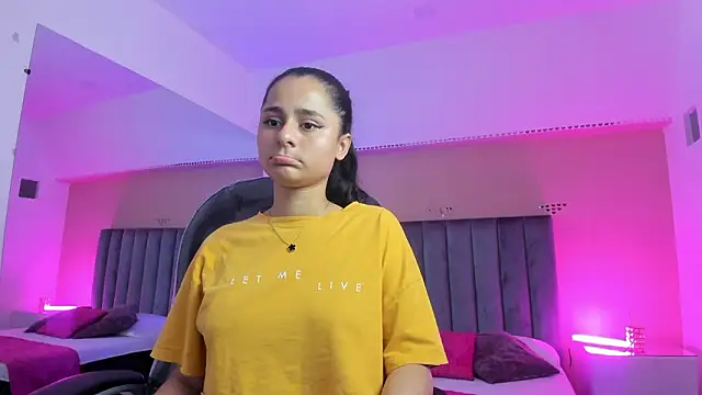 Giselle Roldan online show from February 24, 2026, 7:26 pm