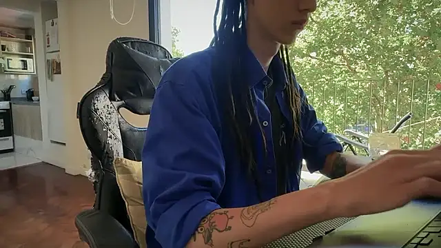 Snapshot of Den_BlueXx chatting on February 7, 2026, 12:02 pm Den BlueXx online show from February 7, 2026, 12:02 pm