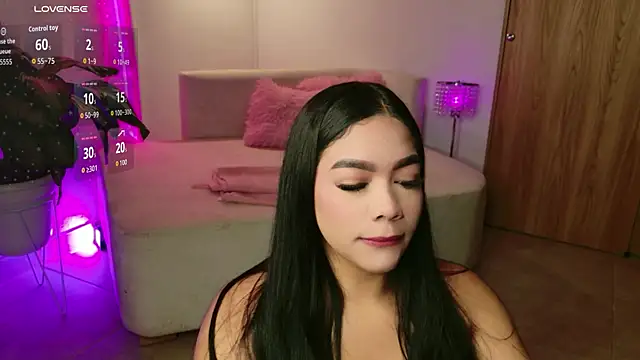 AllissonJames online show from July 27, 2026, 10:44 am