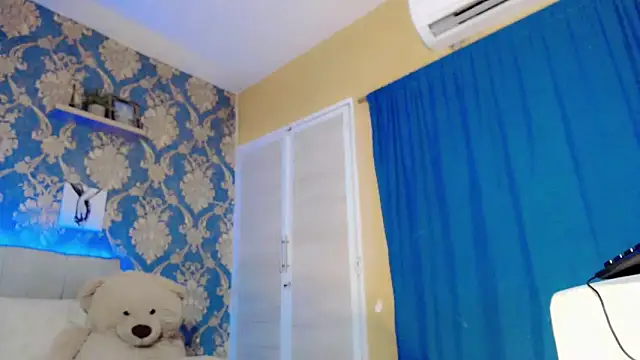 nicoledollts online show from March 17, 2026, 7:28 pm