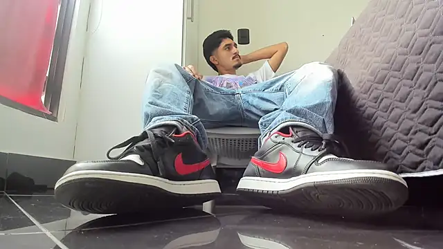 latin bbc online show from November 24, 2025, 8:20 pm