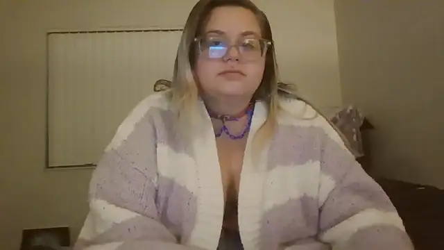 HoneyBear19 online show from February 24, 2025, 7:55 am