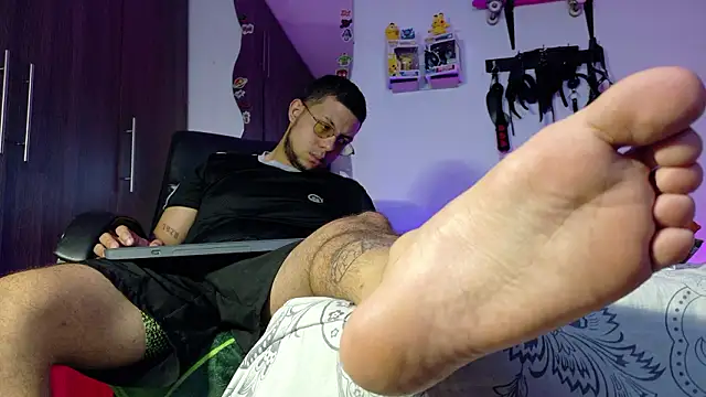 Snapshot of Nymphobuddies chatting on March 1, 2026, 4:40 pm Nymphobuddies online show from March 1, 2026, 4:40 pm