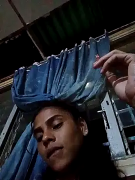 Snapshot of Sharlotte-HOT1 chatting on December 19, 2024, 5:18 am Sharlotte-HOT1 online show from December 19, 2024, 5:18 am