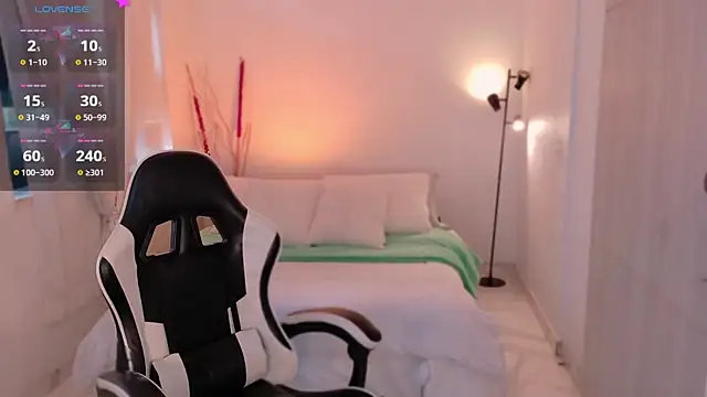 AnabelWolf online show from December 22, 2025, 3:56 pm