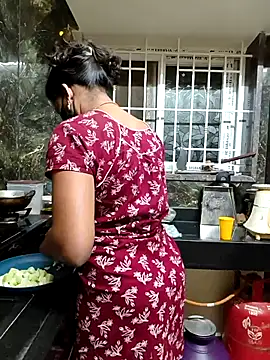 Snapshot of Tamil_Shalini_Lustyy chatting on December 19, 2025, 11:18 pm Tamil Shalini Lustyy online show from December 19, 2025, 11:18 pm