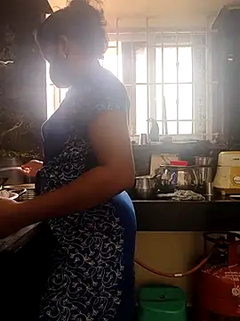 Snapshot of Tamil_Shalini_Lustyy chatting on January 16, 2026, 7:45 am Tamil Shalini Lustyy online show from January 16, 2026, 7:45 am