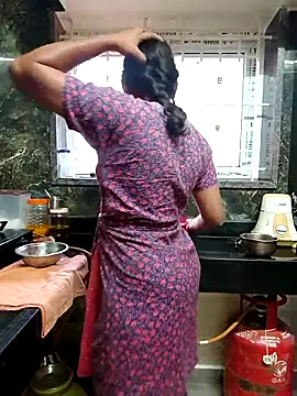 Snapshot of Tamil_Shalini_Lustyy chatting on February 12, 2026, 1:27 am Tamil Shalini Lustyy online show from February 12, 2026, 1:27 am