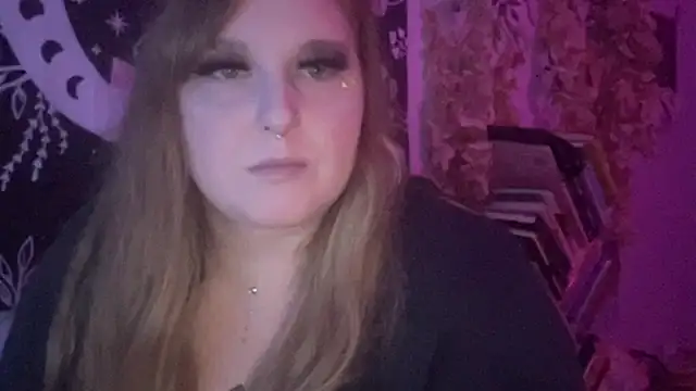 Snapshot of thickgingergoddess chatting on March 18, 2025, 12:40 am thickgingergoddess online show from March 18, 2025, 12:40 am