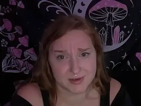 Snapshot of thickgingergoddess chatting on October 6, 2025, 4:02 am thickgingergoddess online show from October 6, 2025, 4:02 am