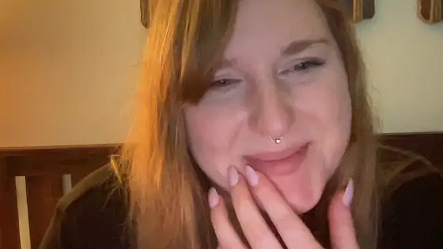 Snapshot of thickgingergoddess chatting on March 6, 2025, 5:14 am thickgingergoddess online show from March 6, 2025, 5:14 am