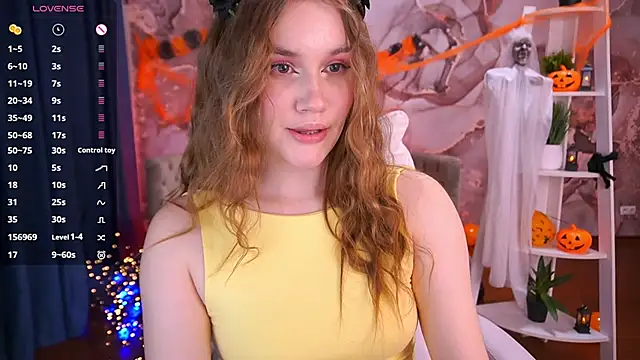 FoxyyKate online show from October 31, 2025, 3:30 pm