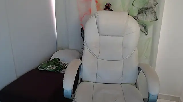 Snapshot of Xileny-Halliwey chatting on October 30, 2025, 7:11 pm Xileny-Halliwey online show from October 30, 2025, 7:11 pm