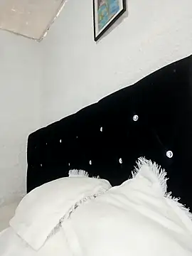 Snapshot of ElizabethWeil chatting on February 17, 2026, 3:09 pm ElizabethWeil online show from February 17, 2026, 3:09 pm