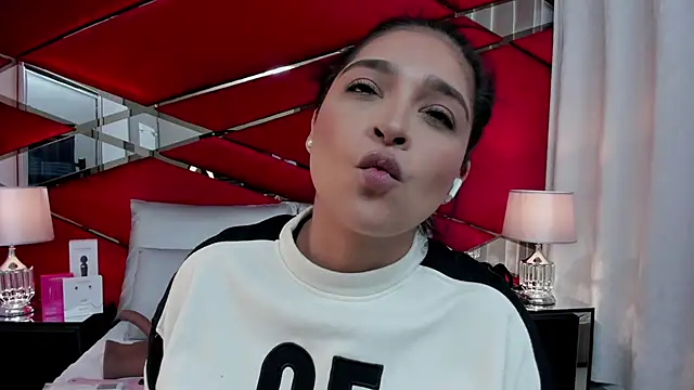 AdeleGray online show from October 25, 2025, 12:17 pm