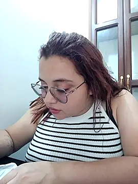 Snapshot of CURVY-HORNY chatting on September 21, 2025, 6:46 pm CURVY-HORNY online show from September 21, 2025, 6:46 pm