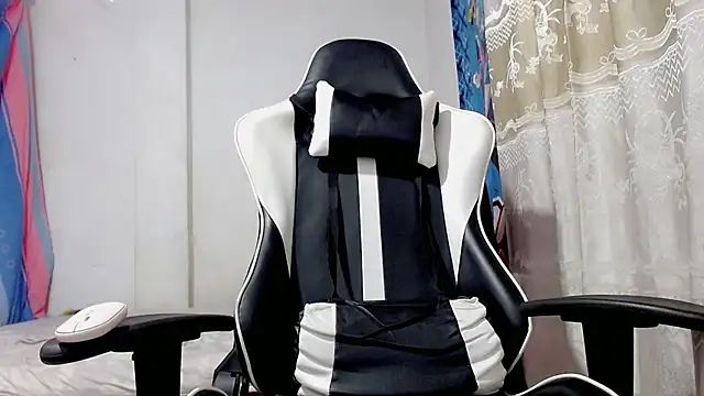 danilo302209 online show from March 8, 2025, 12:52 pm