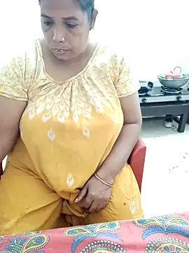 Hotty-rumi online show from December 4, 2025, 12:04 pm