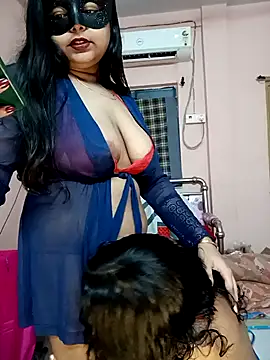 hottbabycam online show from May 8, 2026, 3:16 pm