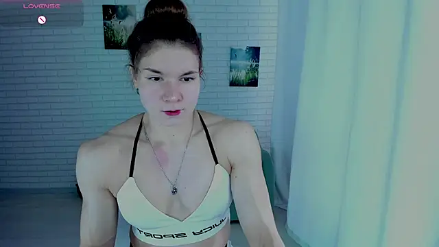 Snapshot of Lisa_Ray chatting on March 1, 2026, 7:52 am Lisa Ray online show from March 1, 2026, 7:52 am