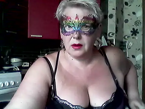 Snapshot of Lisa_Suzie chatting on May 22, 2026, 8:12 am Lisa Suzie online show from May 22, 2026, 8:12 am