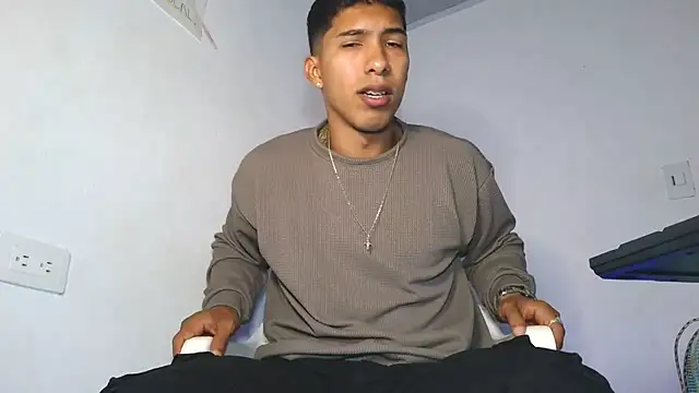 maximo vega newv online show from March 11, 2026, 7:41 pm