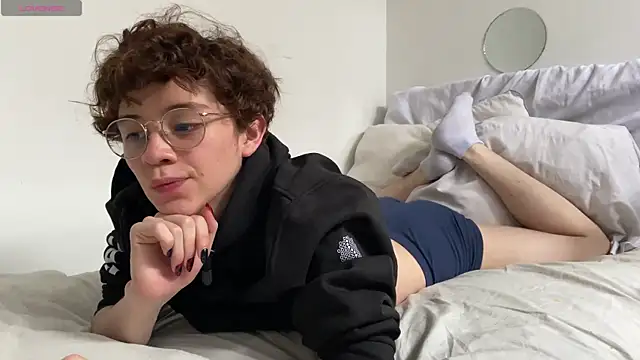 Snapshot of mapleg chatting on March 10, 2025, 8:34 pm mapleg online show from March 10, 2025, 8:34 pm