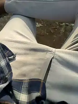 Snapshot of raamcxy chatting on February 25, 2025, 11:43 am raamcxy online show from February 25, 2025, 11:43 am