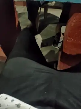 Snapshot of raamcxy chatting on December 9, 2024, 2:49 pm raamcxy online show from December 9, 2024, 2:49 pm