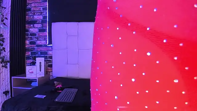 Snapshot of meelanyharux303av chatting on February 18, 2026, 9:50 am meelanyharux303av online show from February 18, 2026, 9:50 am