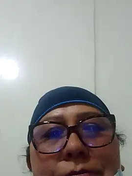 Snapshot of Darly_Gomez chatting on February 15, 2025, 4:58 am Darly Gomez online show from February 15, 2025, 4:58 am