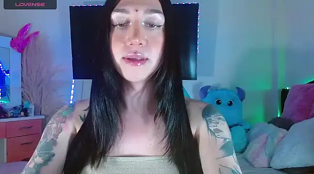 Snapshot of karla_zambrano chatting on December 17, 2024, 10:22 pm karla zambrano online show from December 17, 2024, 10:22 pm