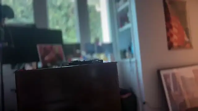 69woodinson online show from November 12, 2025, 7:18 pm