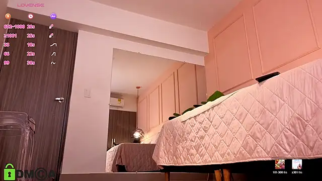 SHARONN     online show from January 7, 2026, 4:06 am