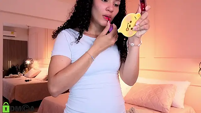 SHARONN     online show from December 23, 2025, 4:01 am