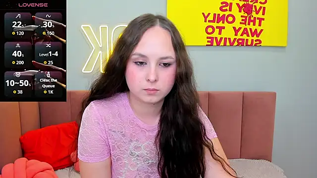 Snapshot of BeatriceReeves chatting on June 17, 2026, 1:05 am BeatriceReeves online show from June 17, 2026, 1:05 am