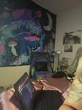 Hollyhudson123 online show from March 19, 2025, 10:00 am